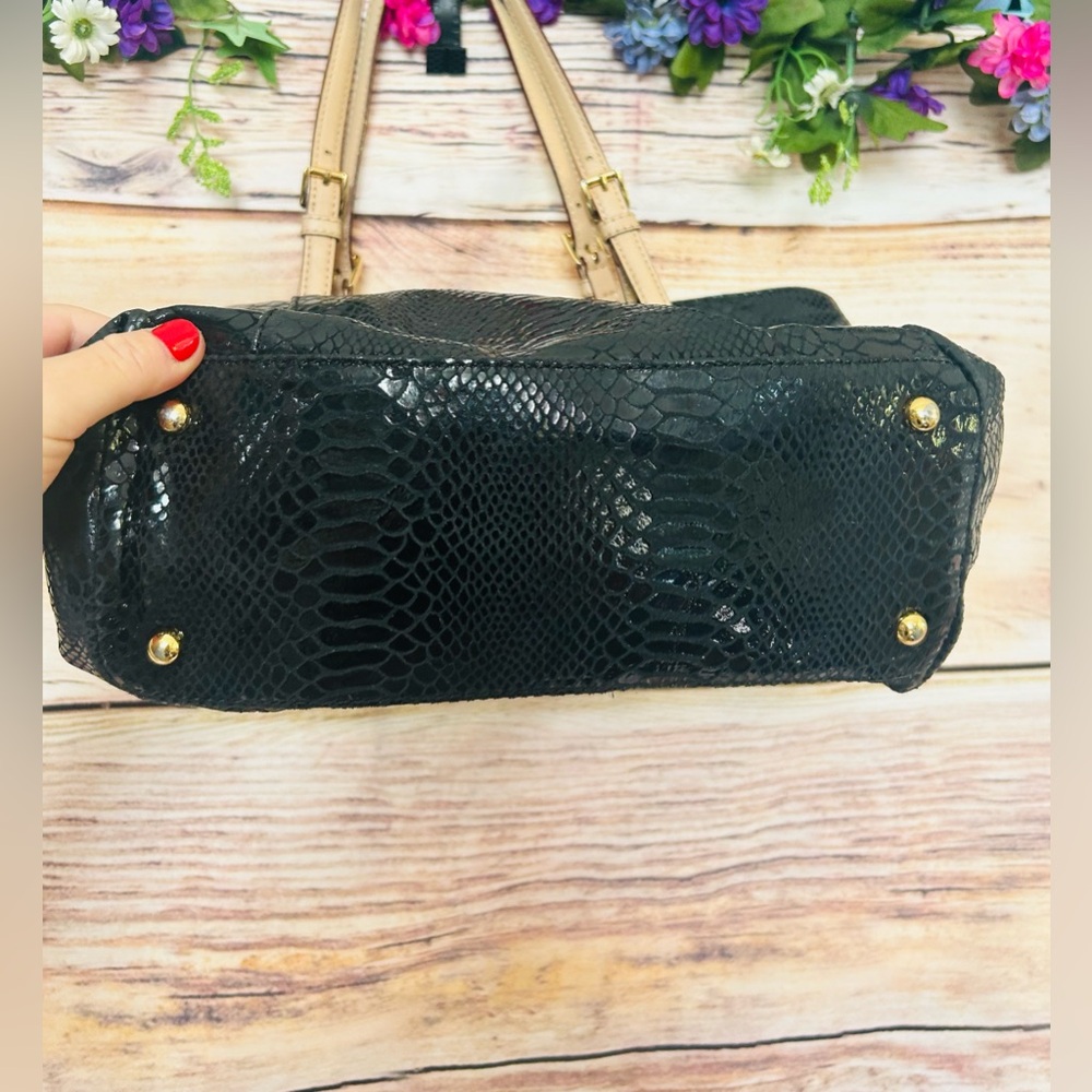 Michael KORS Women’s Black Python Embossed Patent Leather Shoulder Bag Tote - Picture 4 of 15